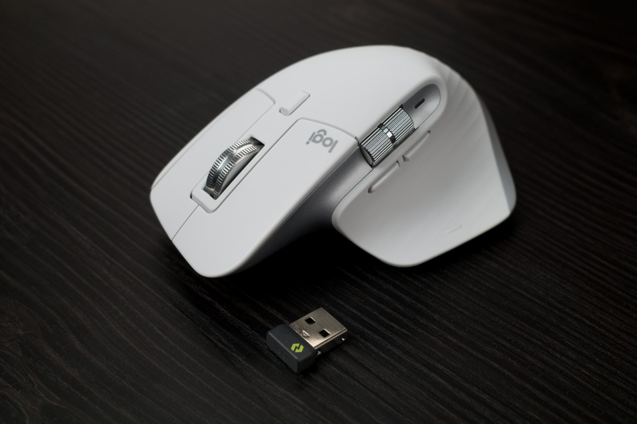 Trên Tay Logitech Mx Master 3S: Màu Trắng Trang Nhã, Nút Bấm Rất Êm, Độ Nhạy Cao Hơn Và Chỉnh Được Trên Tay Logitech Mx Master 3S: Màu Trắng Trang Nhã, Nút Bấm Rất Êm, Độ Nhạy Cao Hơn Và Chỉnh Được