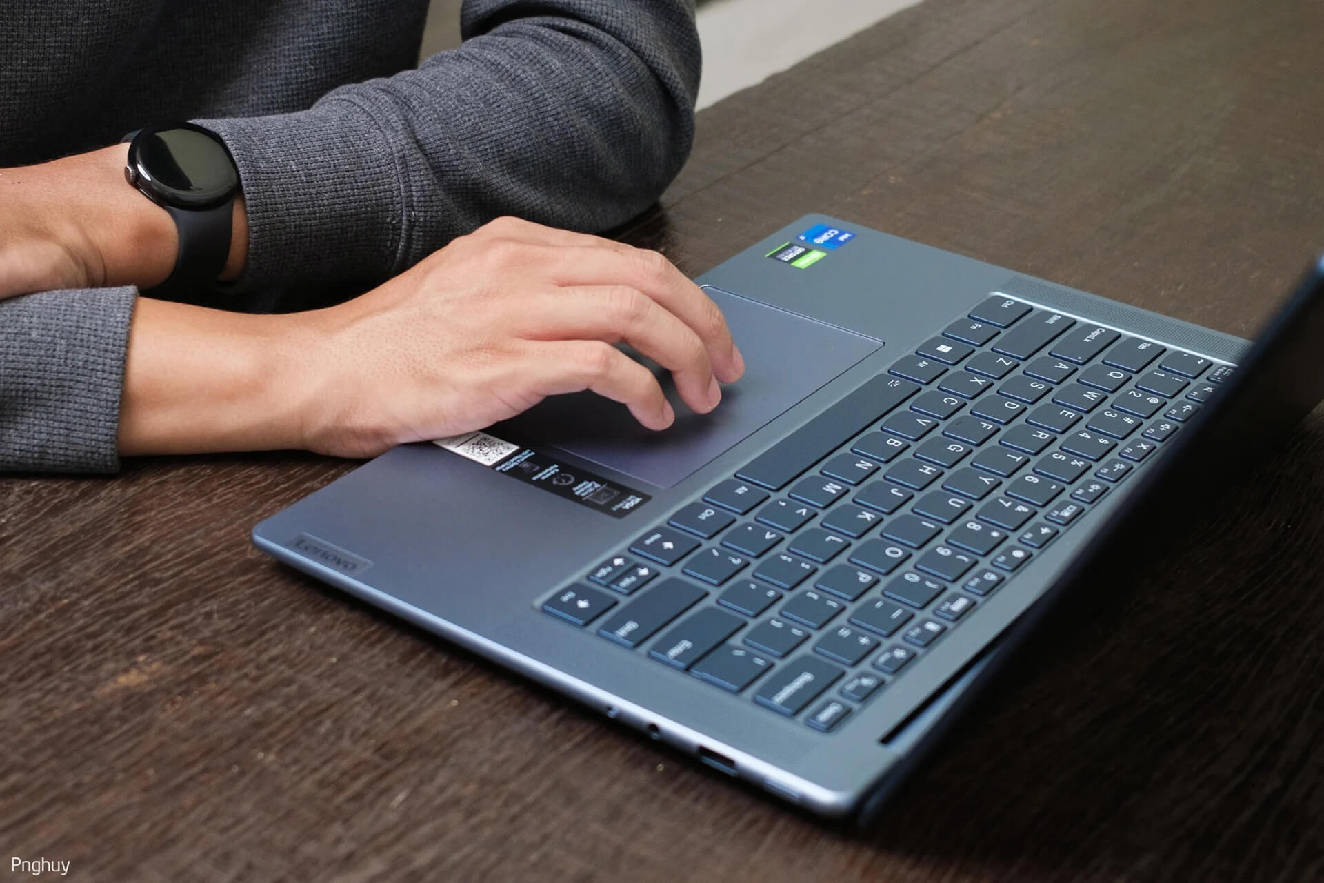 Tren Tay Lenovo Yoga Slim 7I Prox May Dep Cau Hinh Cao Da Dung Cho Nhieu Nhu Cau Features 09 Trên Tay Lenovo Yoga Slim 7I Prox Máy Đẹp, Cấu Hình Cao, Đa Dụng Cho Nhiều Nhu Cầu Features 09