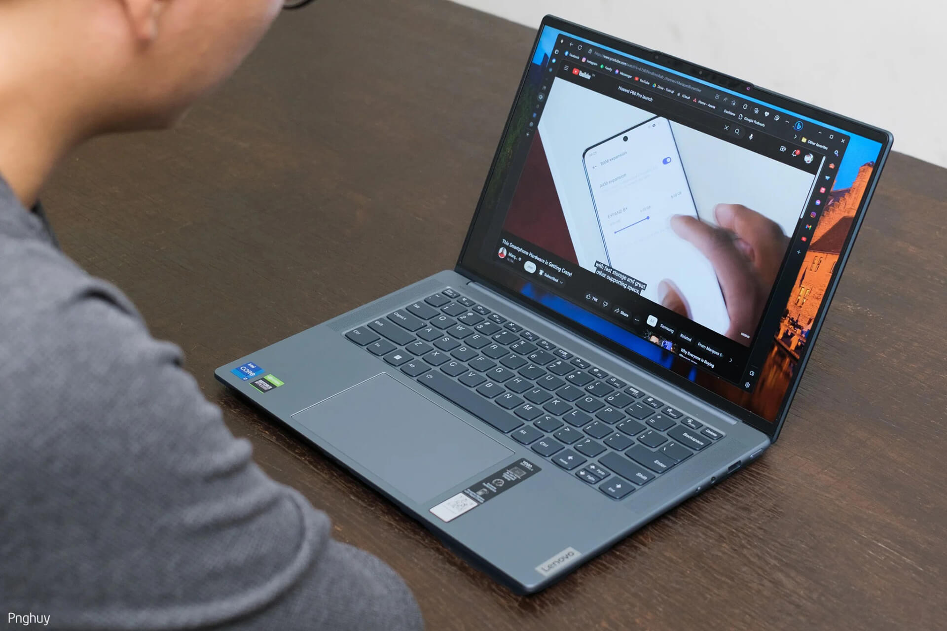 Tren Tay Lenovo Yoga Slim 7I Prox May Dep Cau Hinh Cao Da Dung Cho Nhieu Nhu Cau Features 13 Trên Tay Lenovo Yoga Slim 7I Prox Máy Đẹp, Cấu Hình Cao, Đa Dụng Cho Nhiều Nhu Cầu Features 13