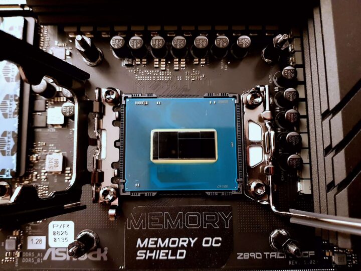 Intel Core Ultra 200 không cải thiện chơi game như tuyên bố