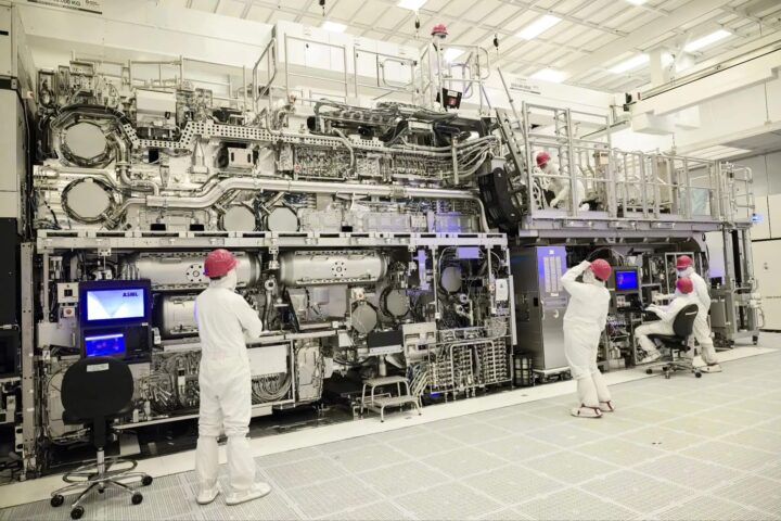 Intel Đặt Cược Vào Máy Quang Khắc Asml Để Giành Lại Vị Trí Đầu Bảng