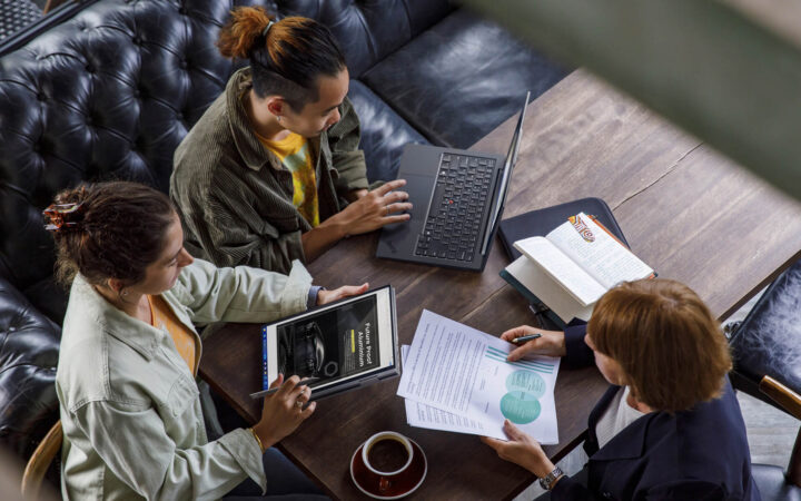 Đánh giá Lenovo ThinkPad X1 2-in-1 Gen 10 Aura Edition 2025: Có Đáng Xuống Tiền?